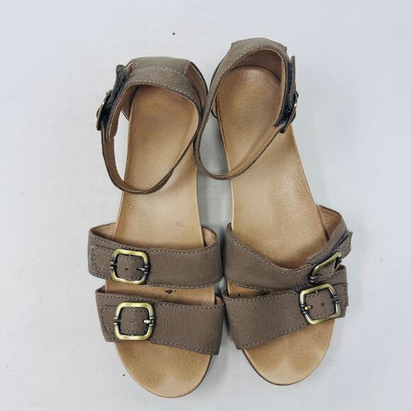 Dansko Taupe Leather Buckle Strap Wedge‎ Sandals Size 39 Comfort Classic Basic - Picture 6 of 14
